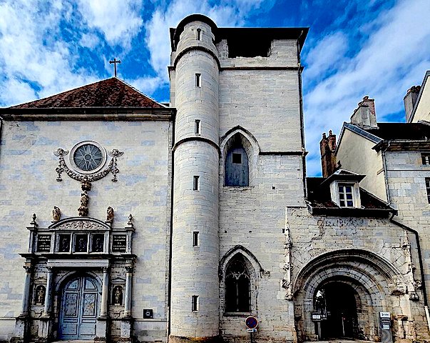 Notre-Dame WIKIPEDRO